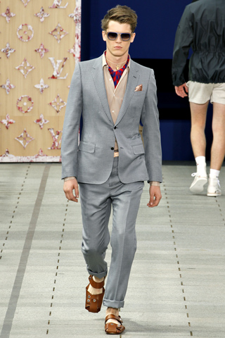 Louis Vuitton / - 2012